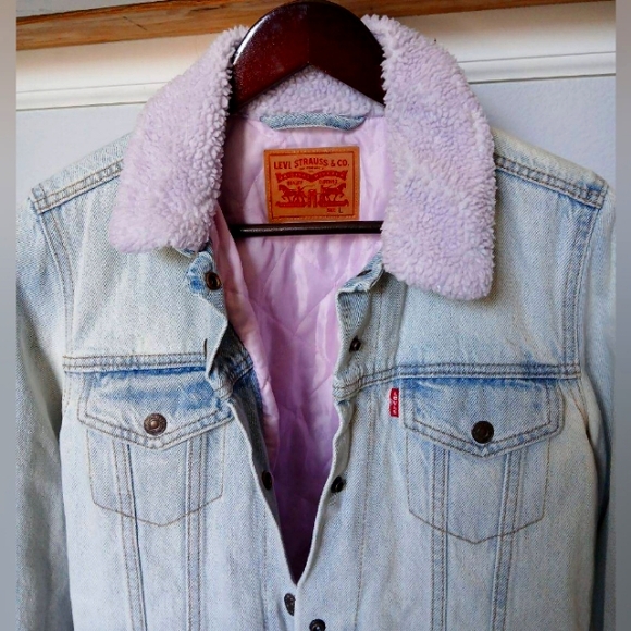 Levi’s Lavender Sherpa Trucker Jacket Women's Size L - Picture 3 of 4